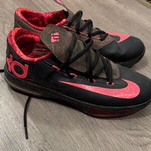 NIKE Low top KD Kevin Durant Shoes - Pink and Black, size 11 Kid’s